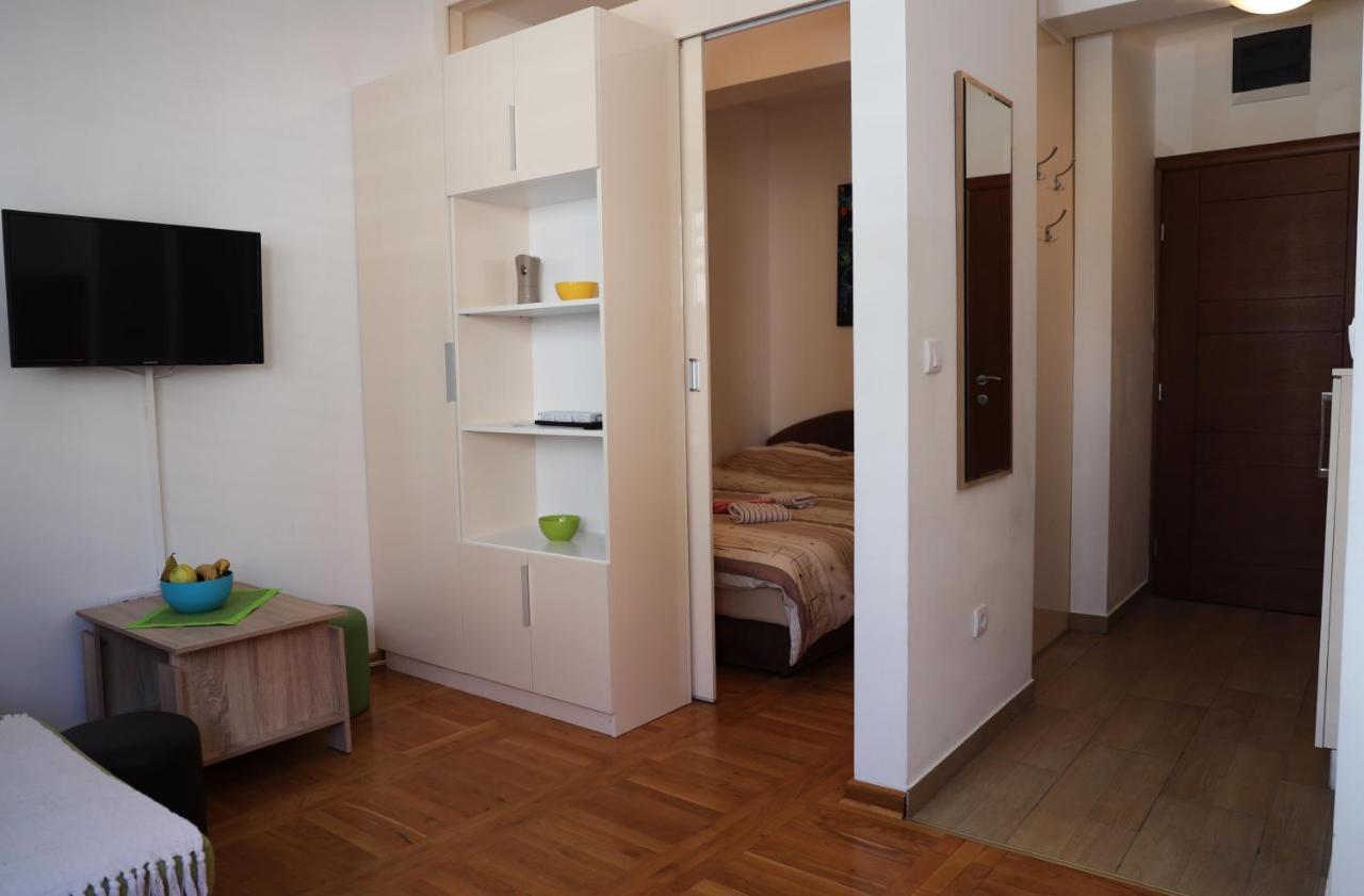Svetogorska Apartment *